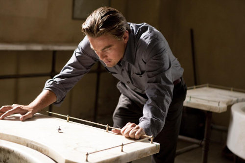 Leonardo DiCaprio et sa toupille dans Inception
