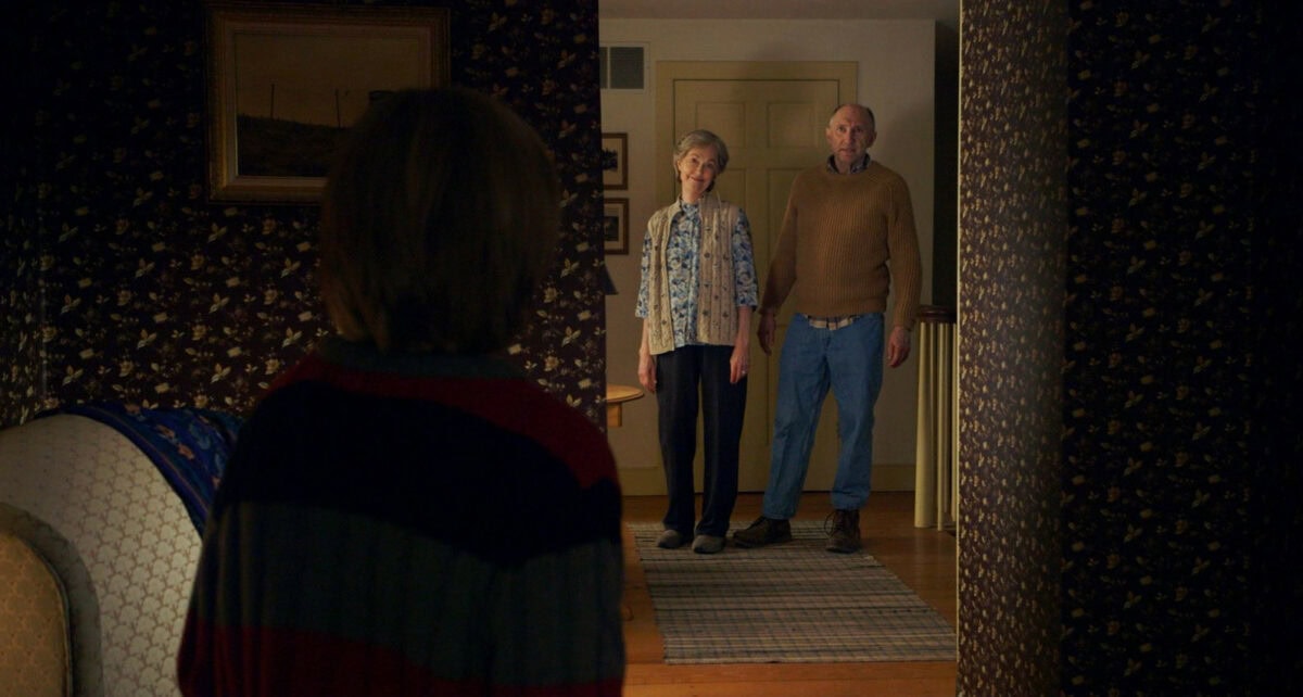 Tyler (Ed Oxenbould) face à ses grands-parents dans The Visit