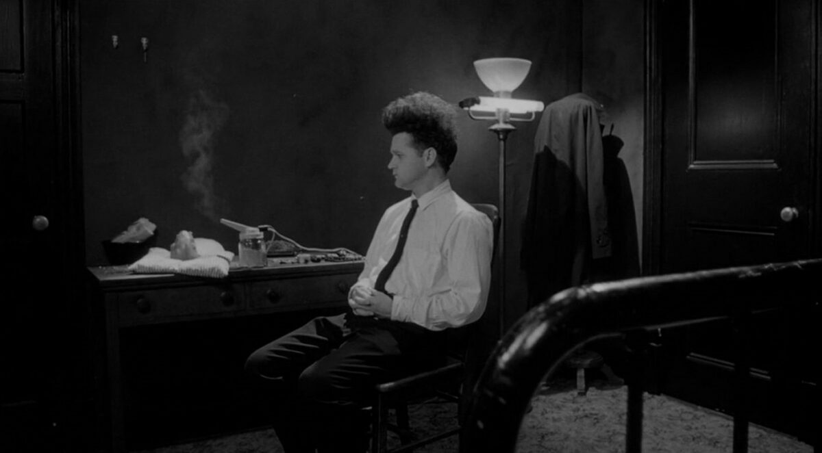 Jack Nance et le bébé monstre dans Eraserhead de David Lynch